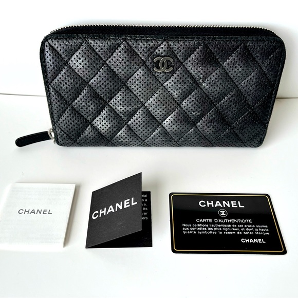 CHANEL Metallic and Black Cushion Leather Wallet - Picture 1 of 16